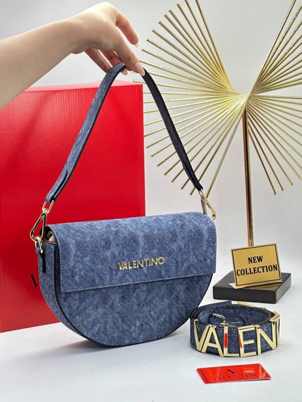 VALENTINO NEW CROSSBODY BAG 🇮🇹✨
SIZE ➡️25/19 CM 💫