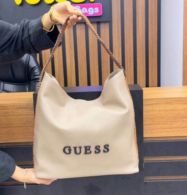 GUESS NEW BAG SALAŞ 🇮🇹💫
SIZE ➡️ 40/35 CM ✨