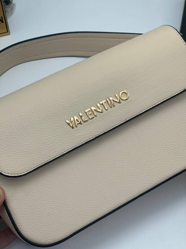 VALENTINO BRYNN FLAP CROSSBODY BAG 🇮🇹✅
SİZE➡️ 25/14 CM✨