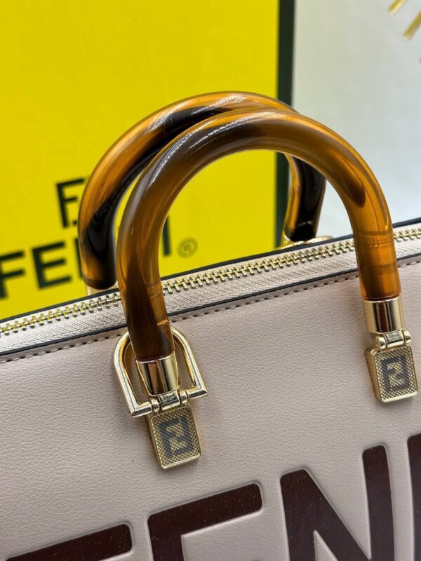 FENDİ NEW BAG  MEDİUM-SIZED 🇮🇹💫
SIZE ➡️ 30/17CM ✨ - Image 3