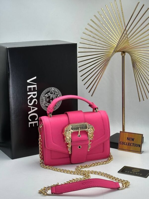 VERSACE JEANS COUTURE NEW BAG 🇮🇹💫
SIZE ➡️ 21/16 CM ✨