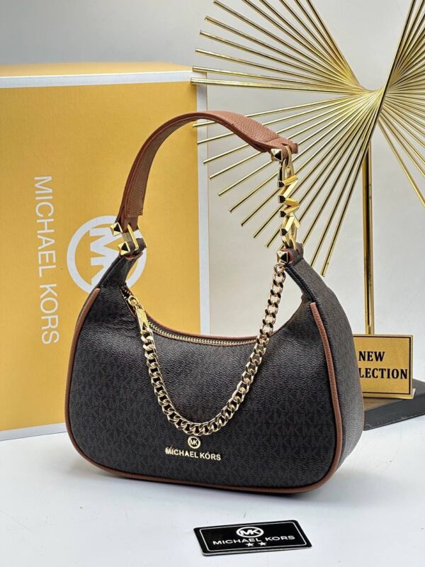 
MICHAEL KORS NEW BA
SIZE ➡️ 26/14CM ✨